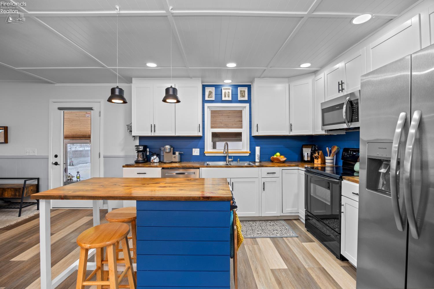 1560 N Starboard Avenue