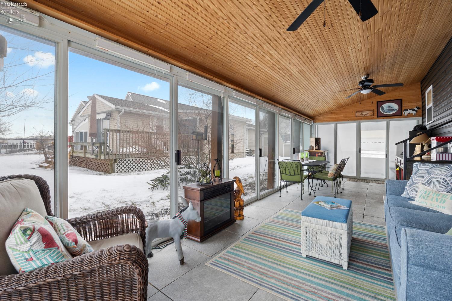 1560 N Starboard Avenue