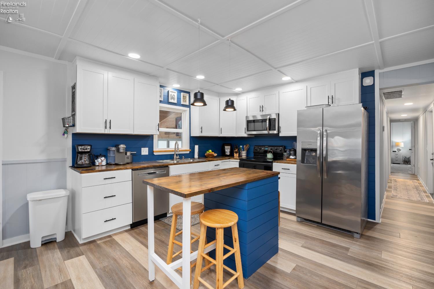 1560 N Starboard Avenue