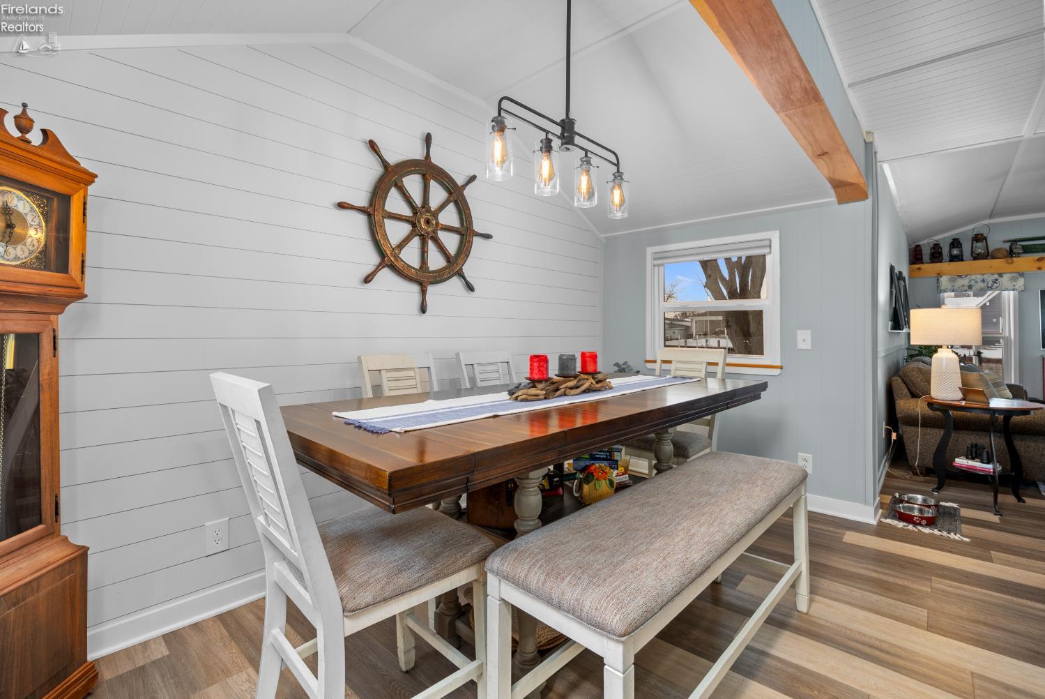 1560 N Starboard Avenue