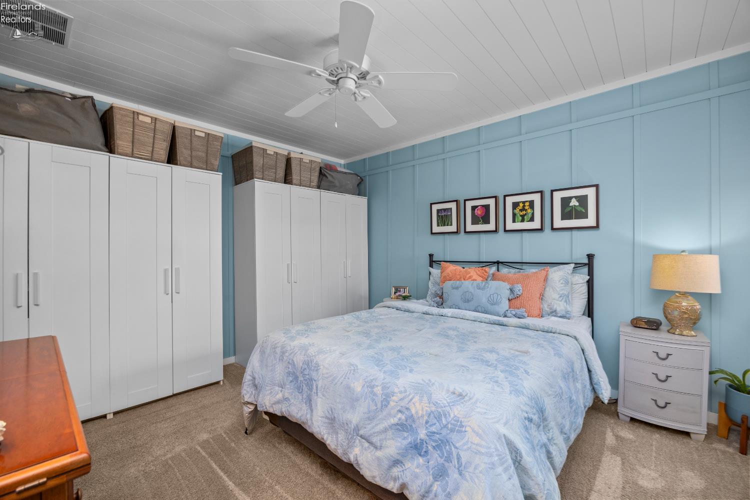 1560 N Starboard Avenue