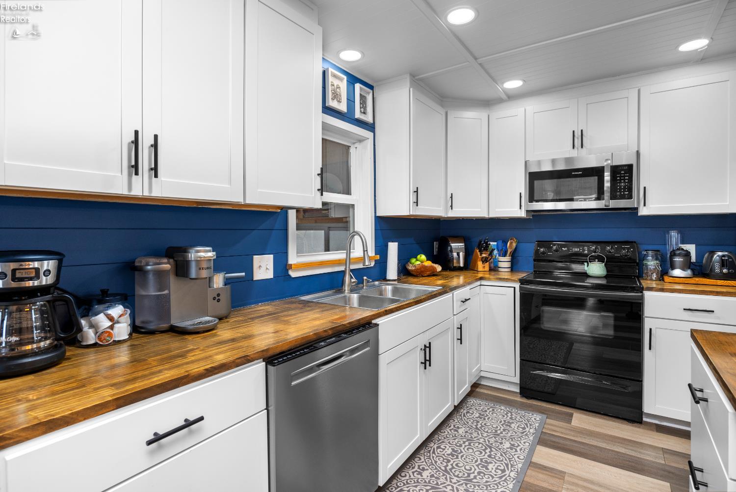 1560 N Starboard Avenue