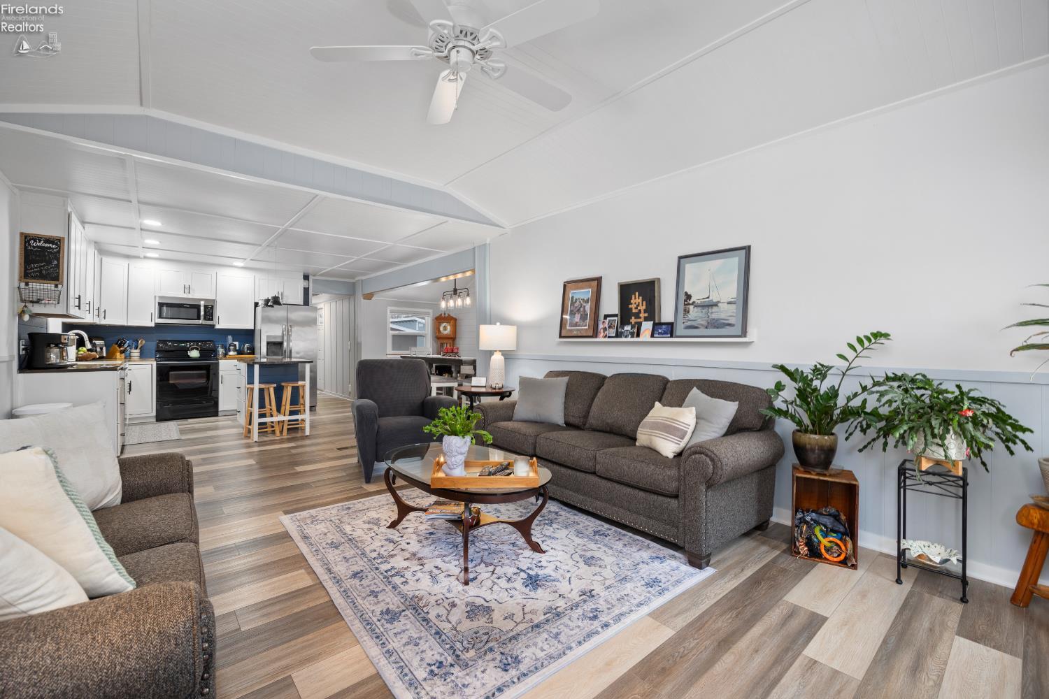 1560 N Starboard Avenue