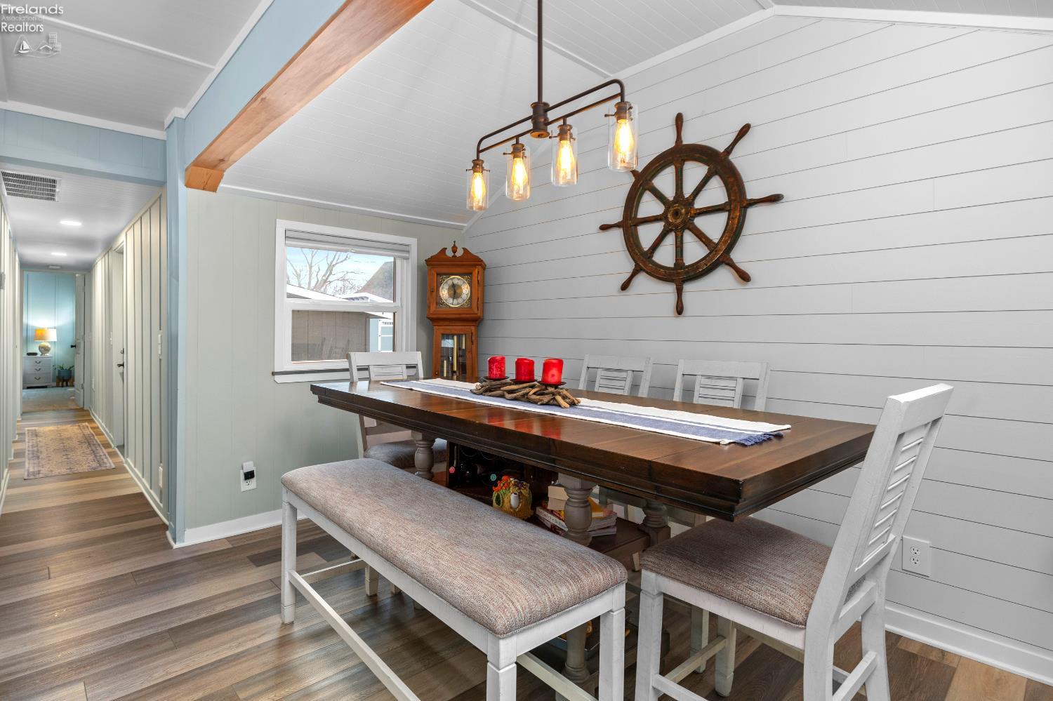 1560 N Starboard Avenue