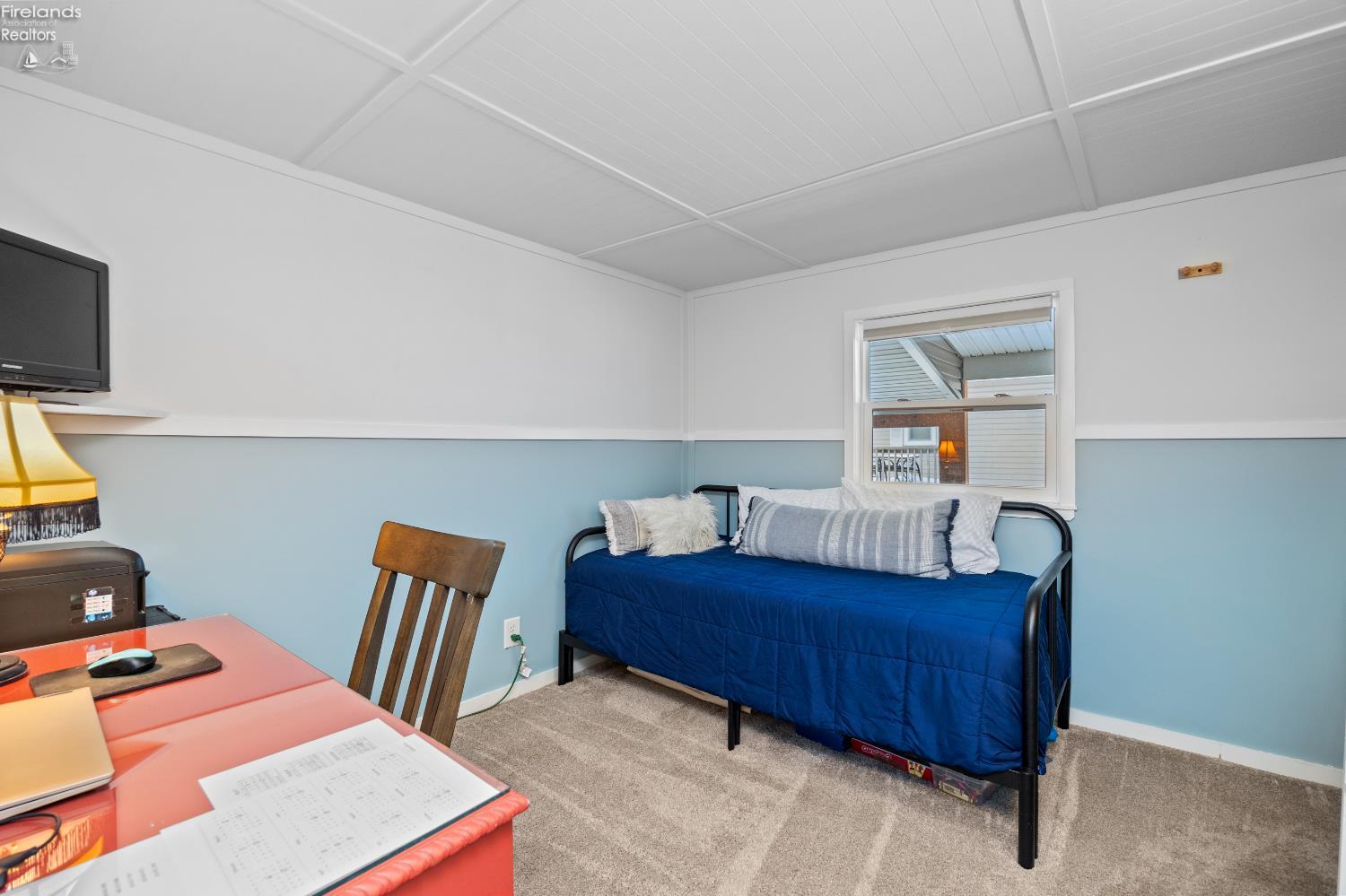 1560 N Starboard Avenue