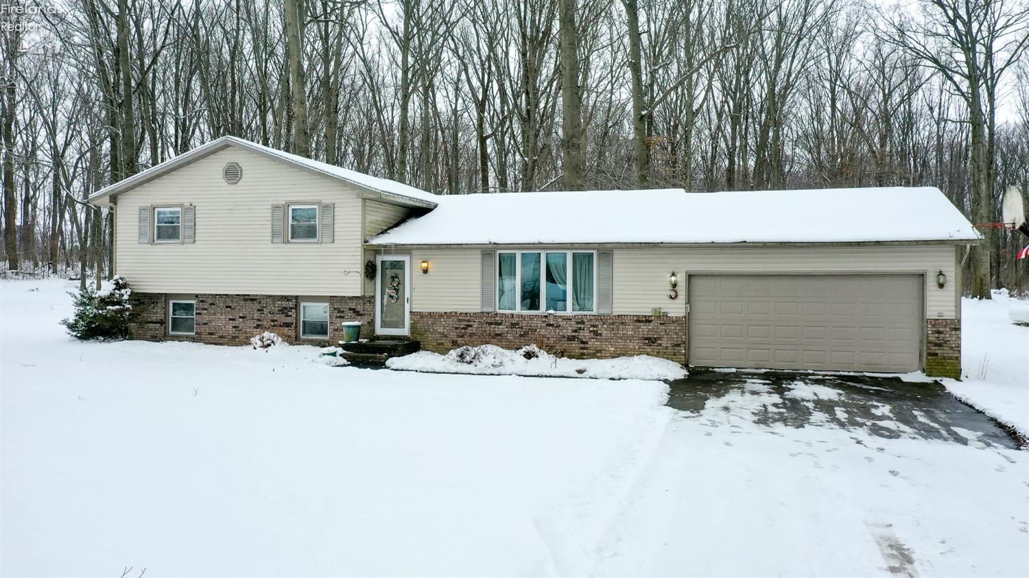 6016 Hill Road