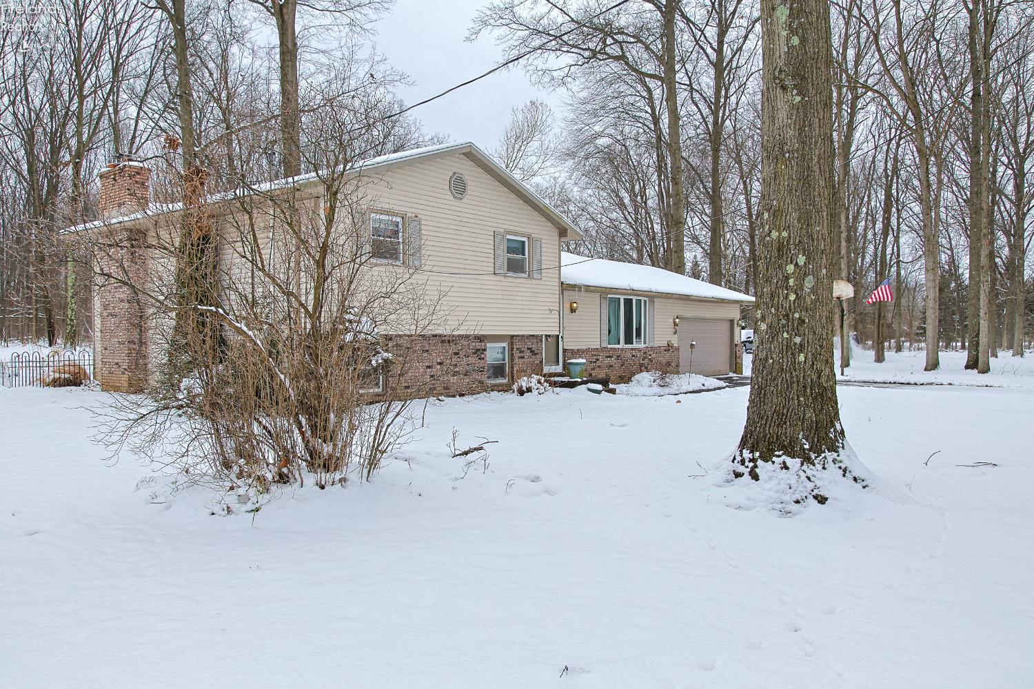 6016 Hill Road