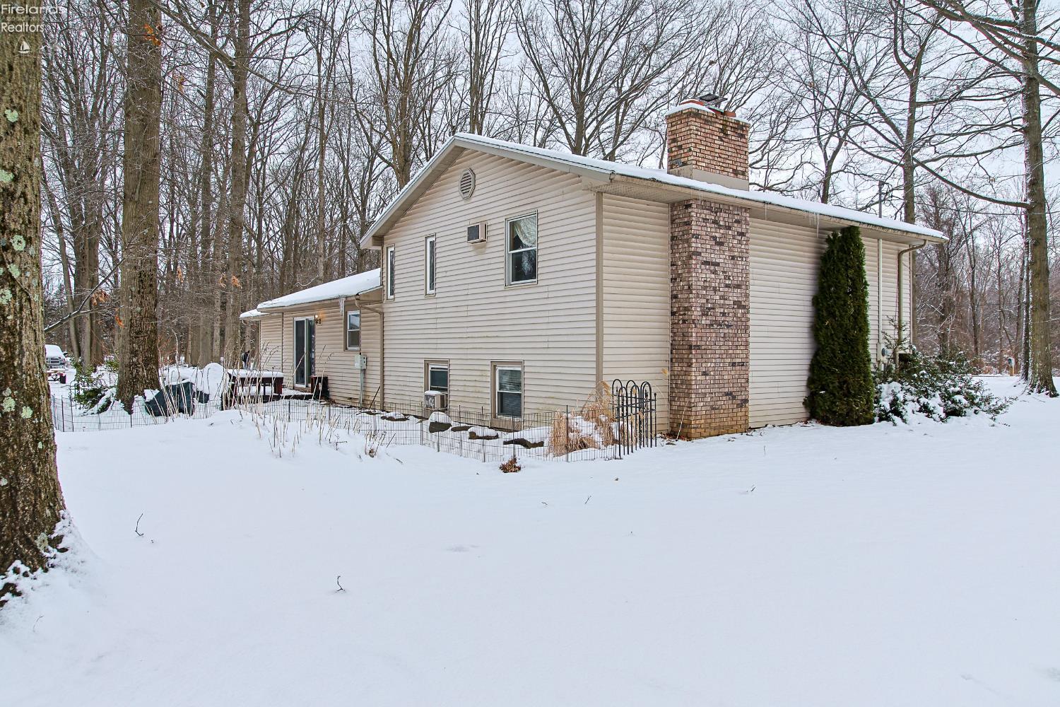 6016 Hill Road