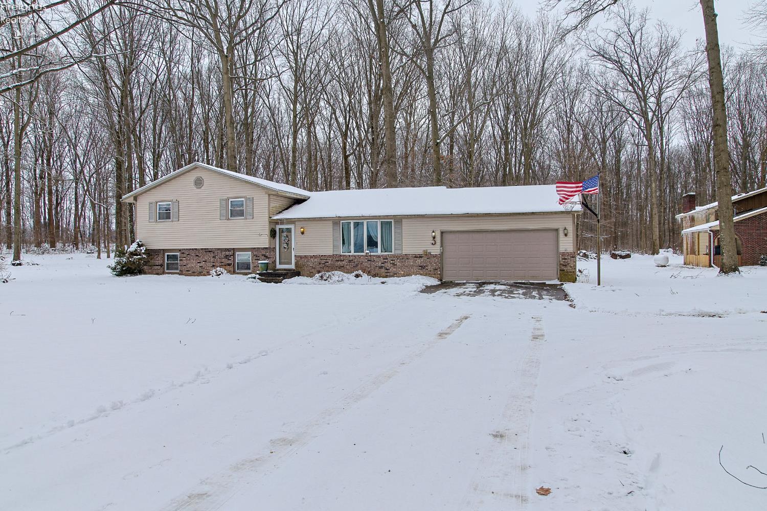 6016 Hill Road