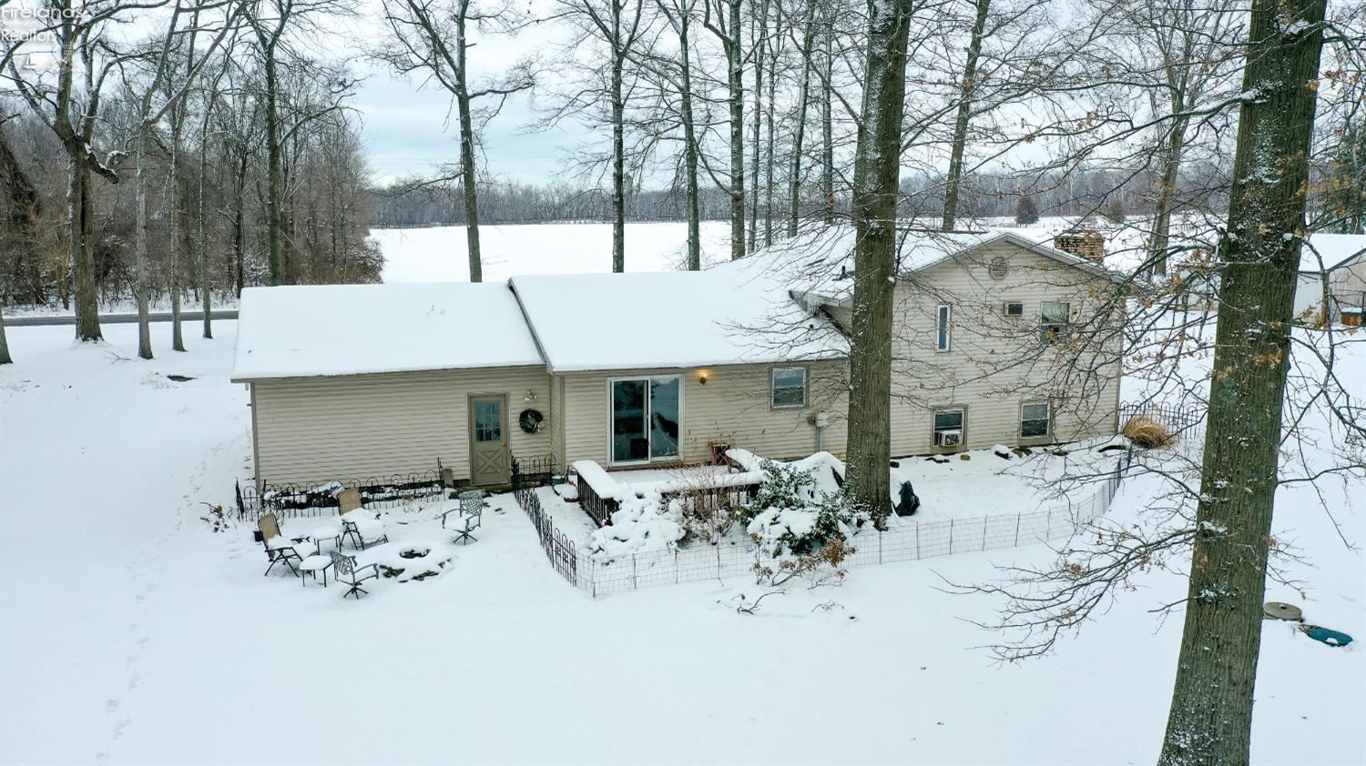 6016 Hill Road
