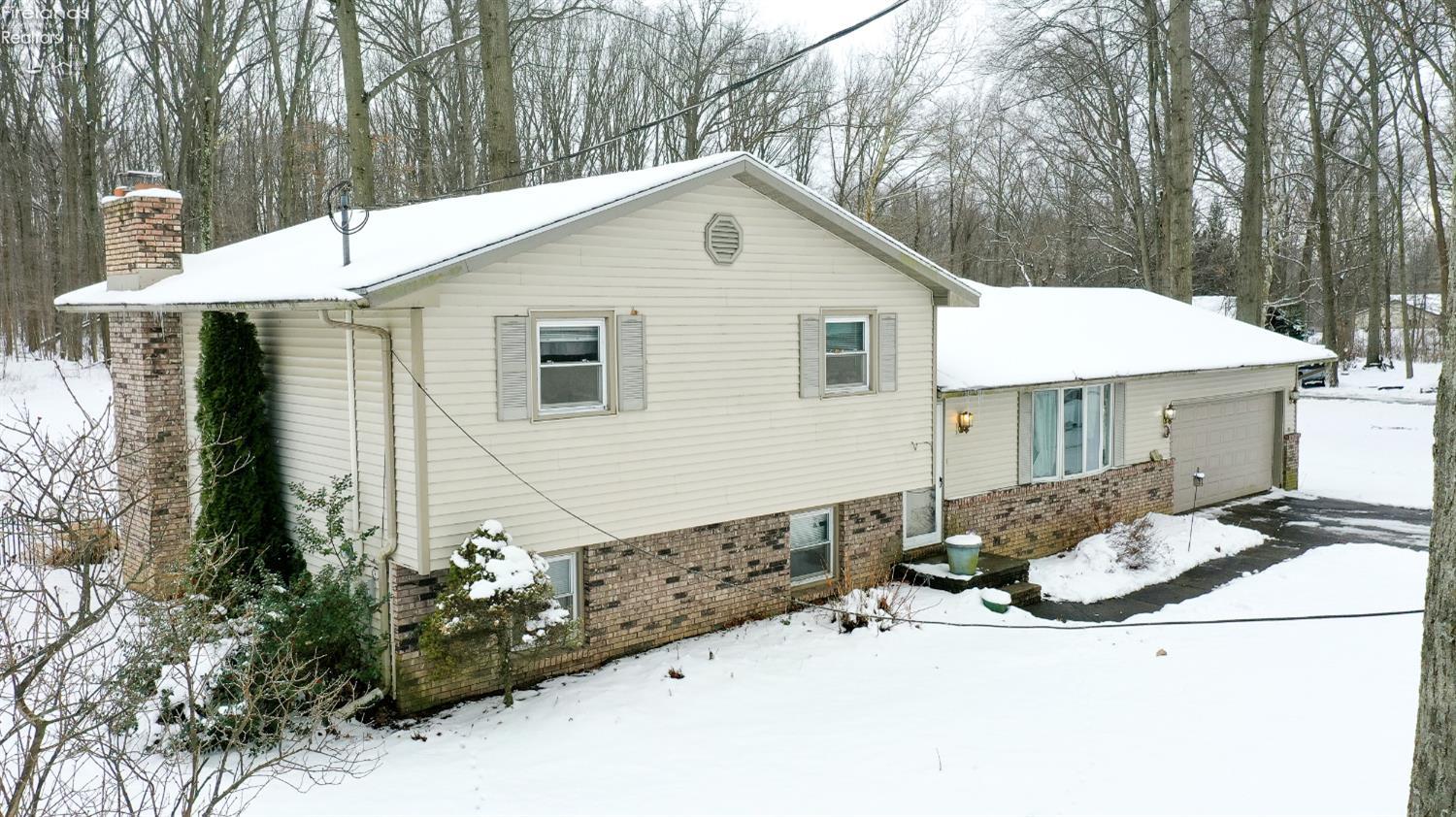 6016 Hill Road