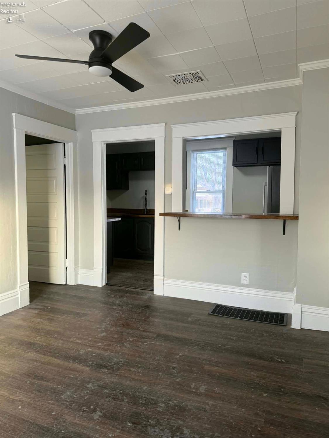 6991 W Lakeshore Drive