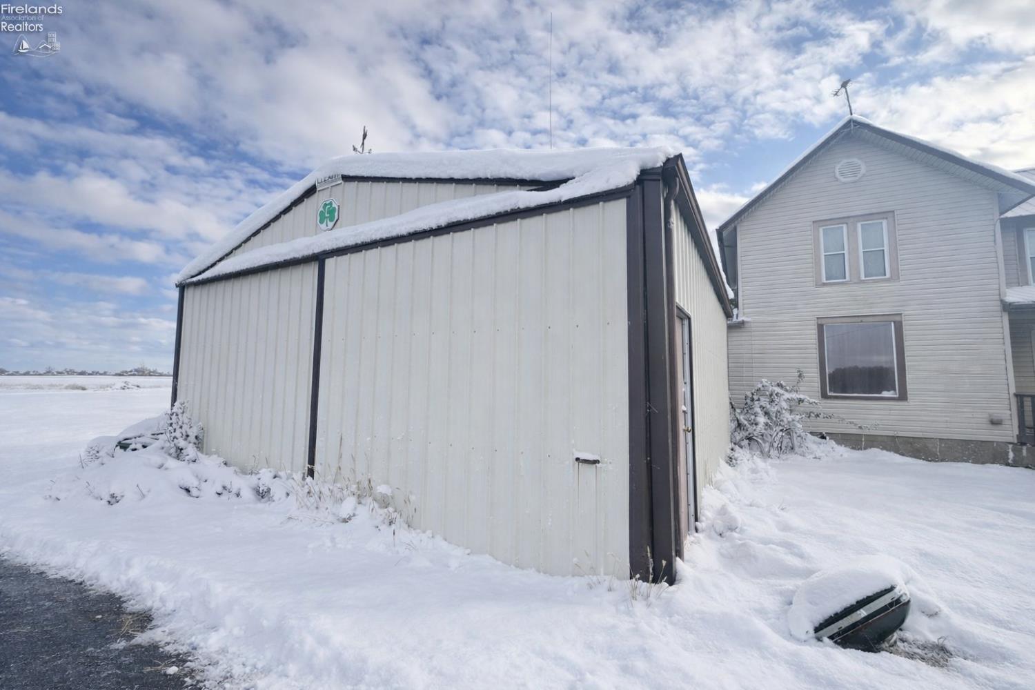 6991 W Lakeshore Drive