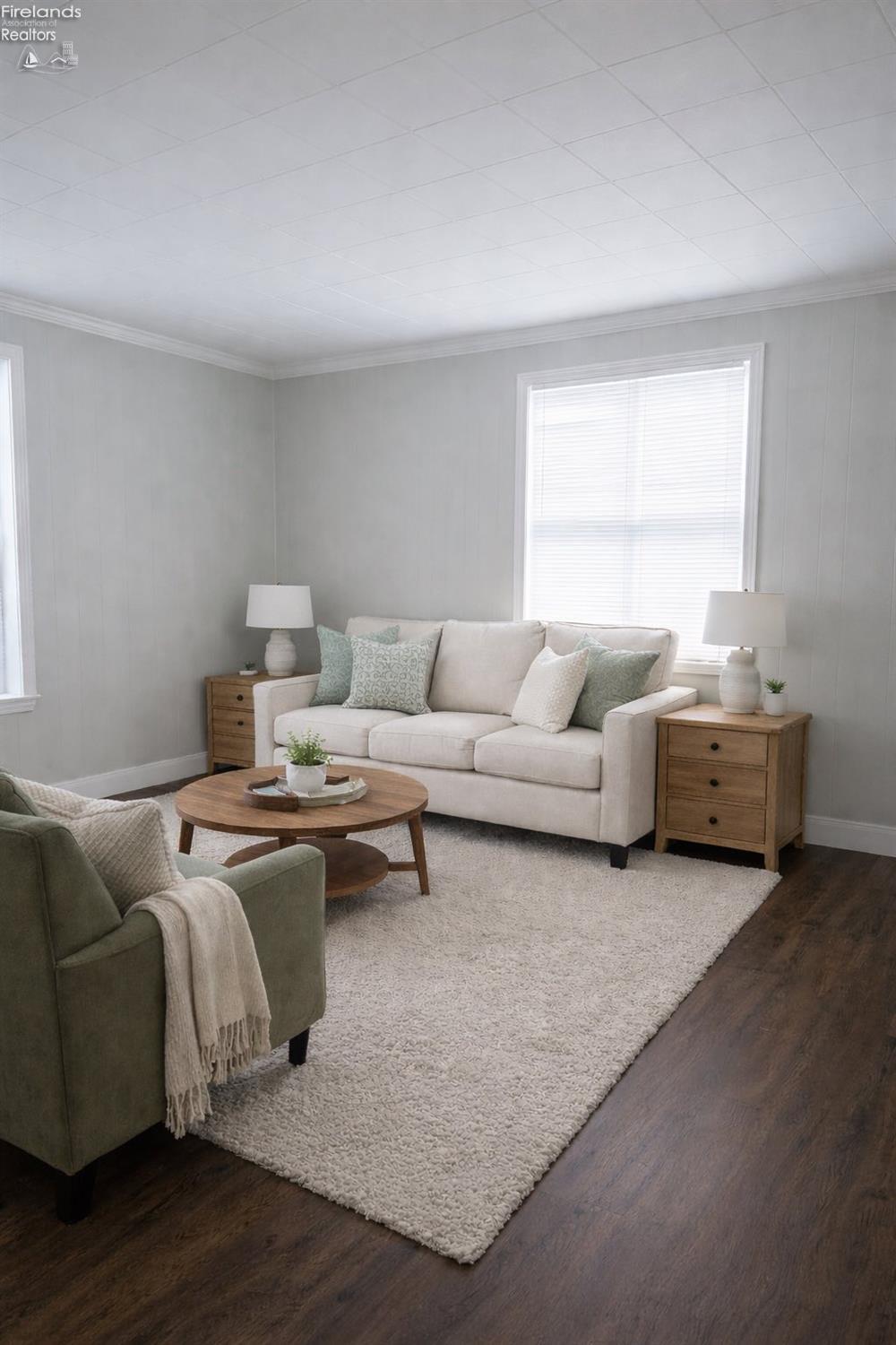 6991 W Lakeshore Drive