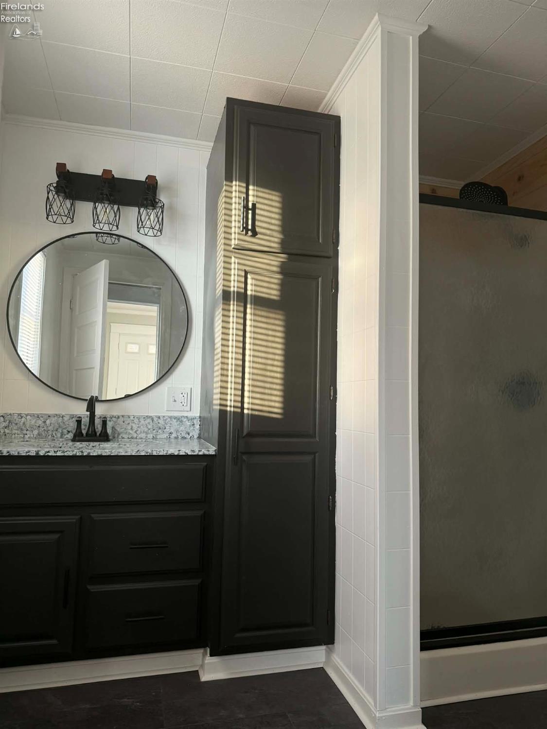 6991 W Lakeshore Drive