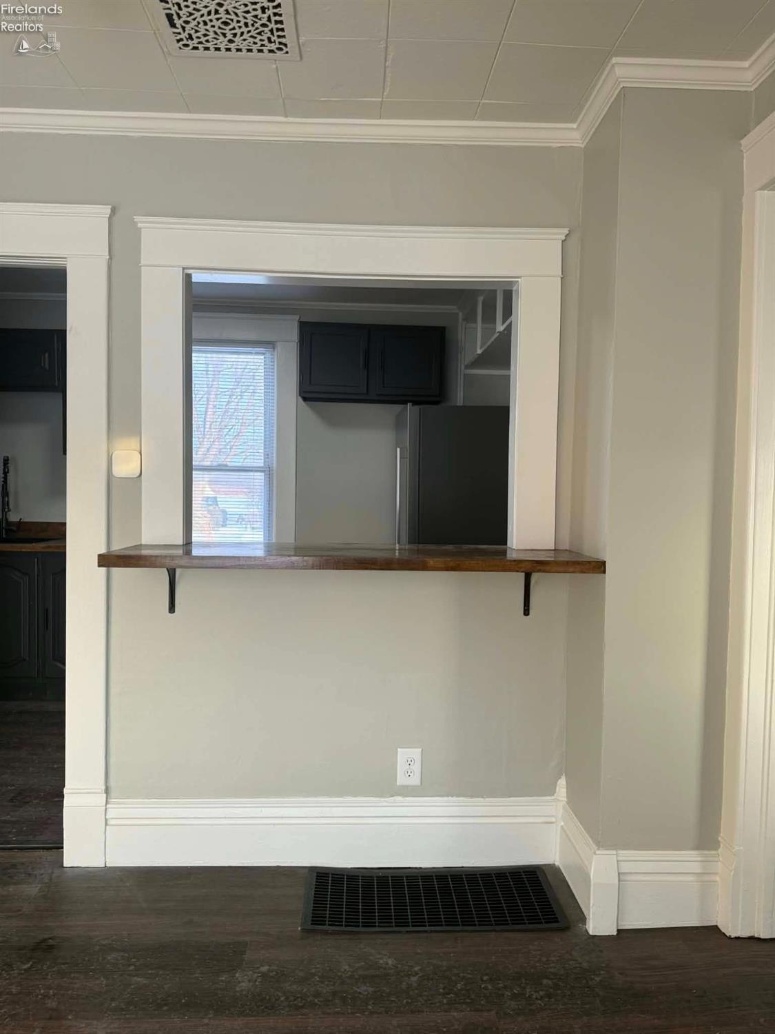 6991 W Lakeshore Drive