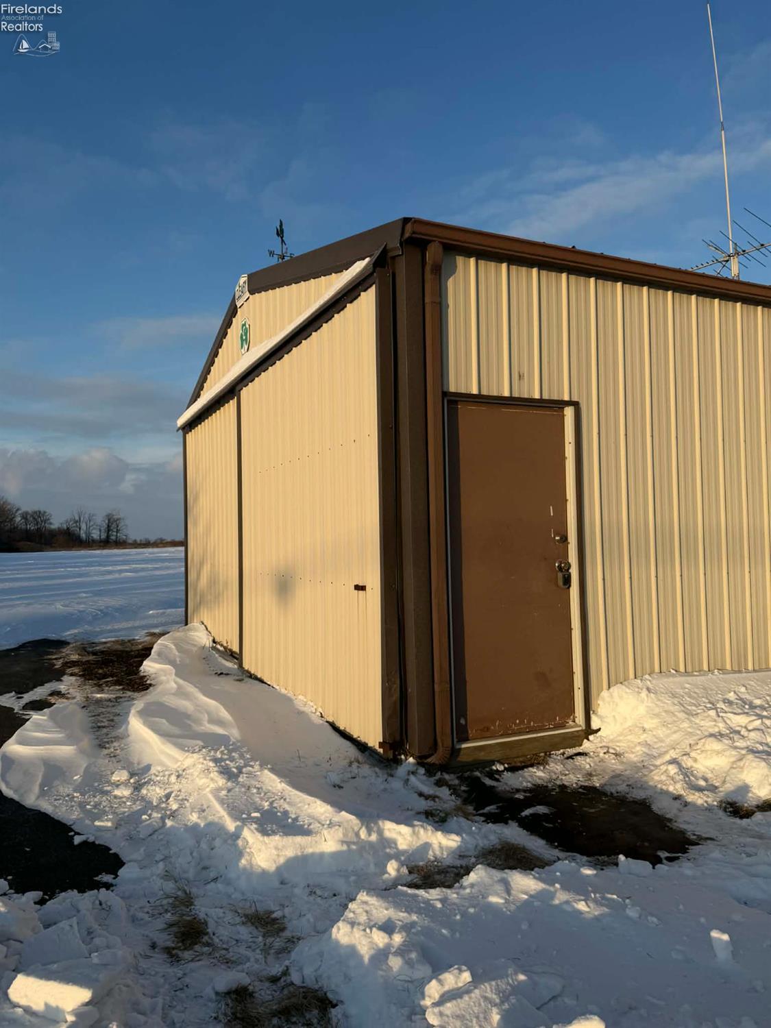 6991 W Lakeshore Drive