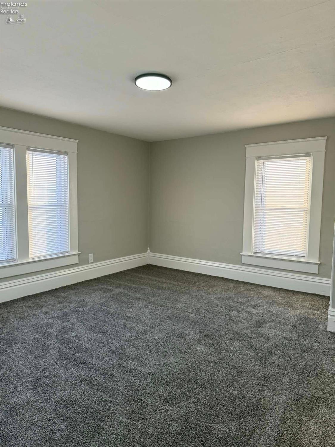 6991 W Lakeshore Drive