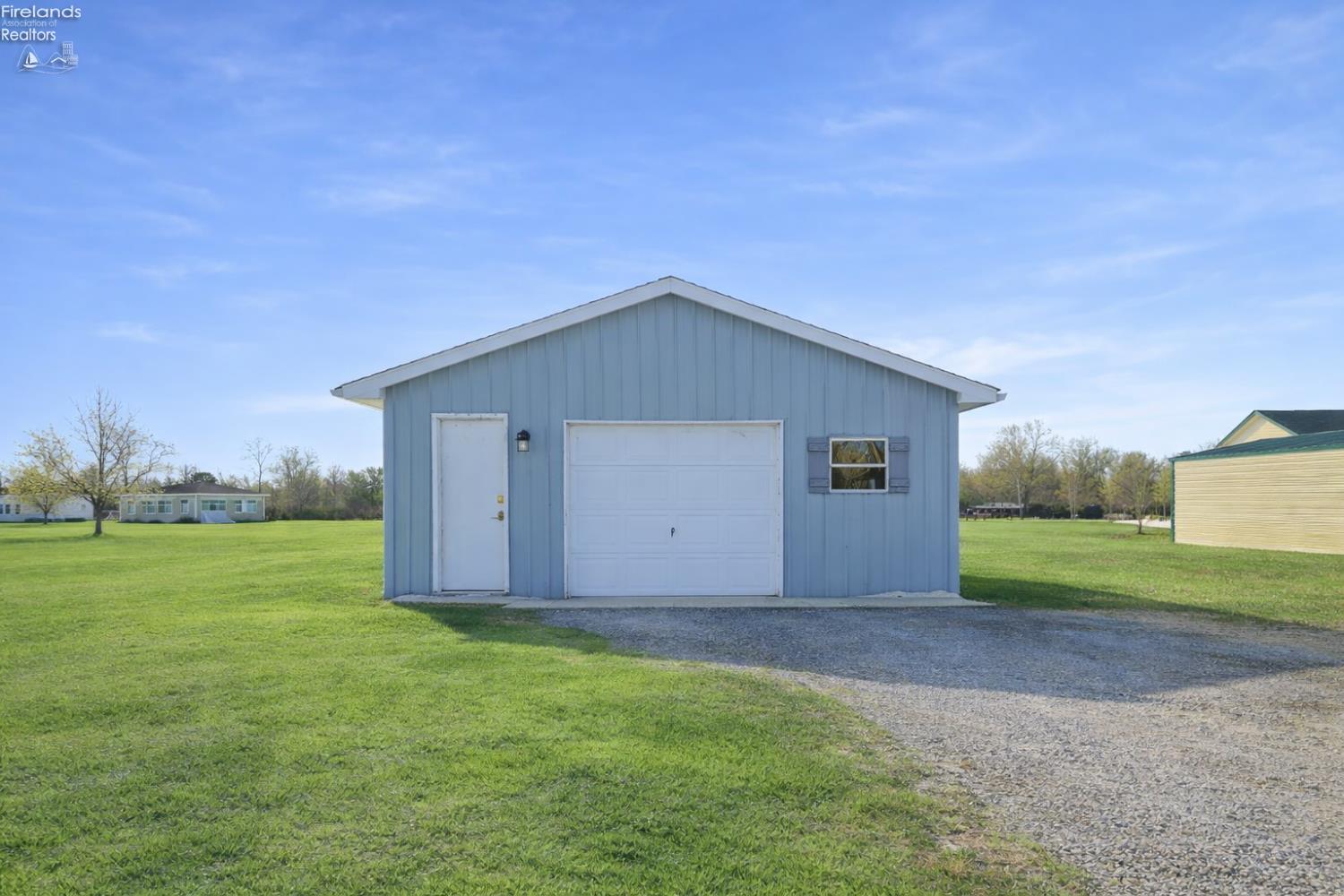 3800 W Lakeshore Drive