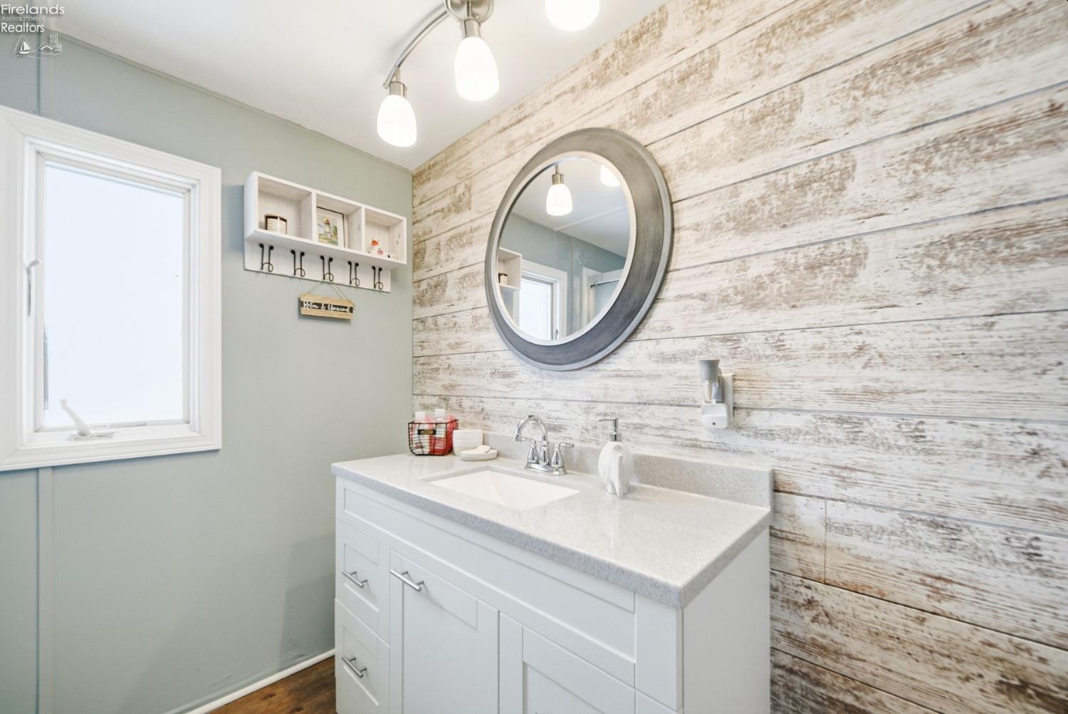 3800 W Lakeshore Drive