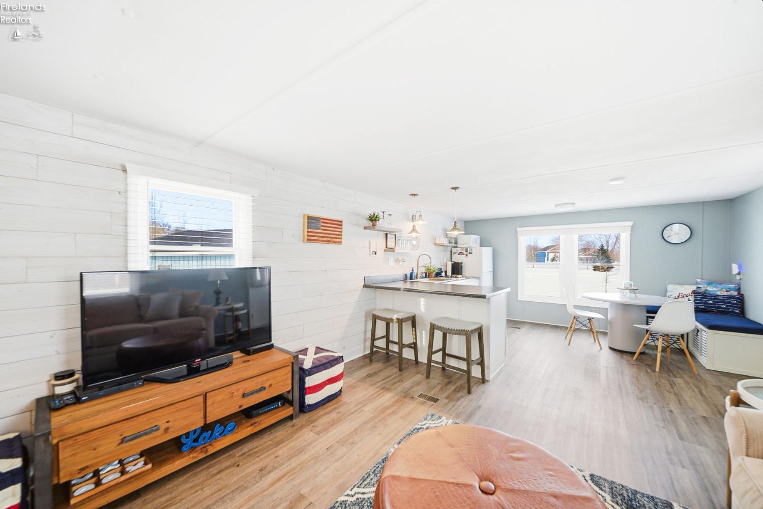 3800 W Lakeshore Drive