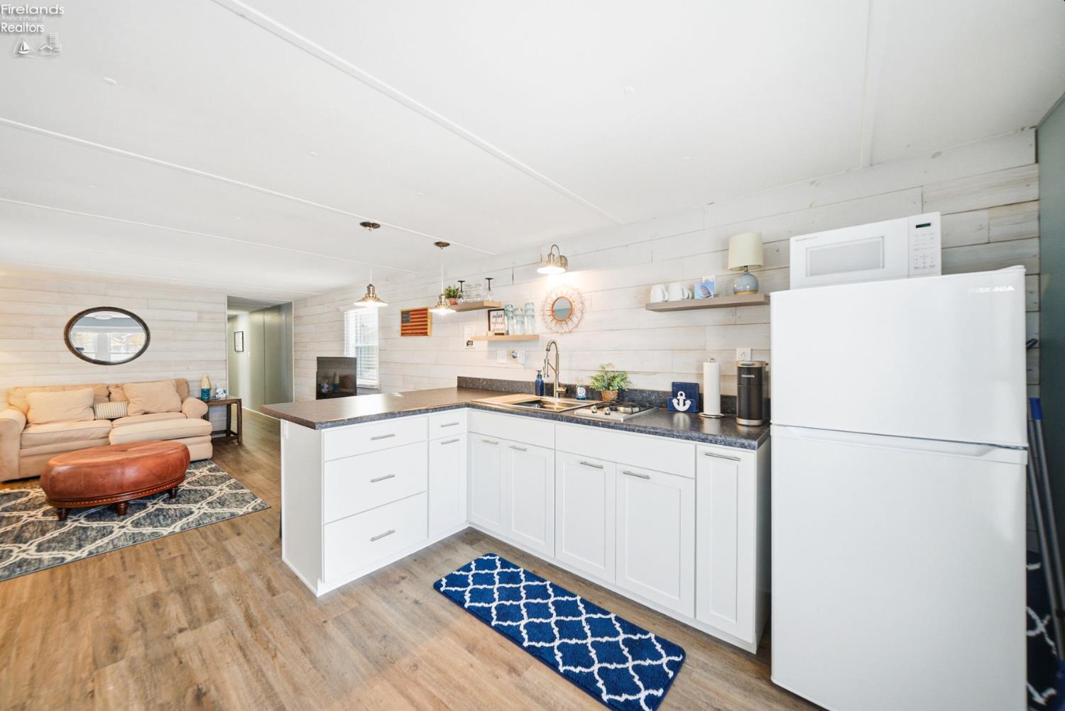 3800 W Lakeshore Drive