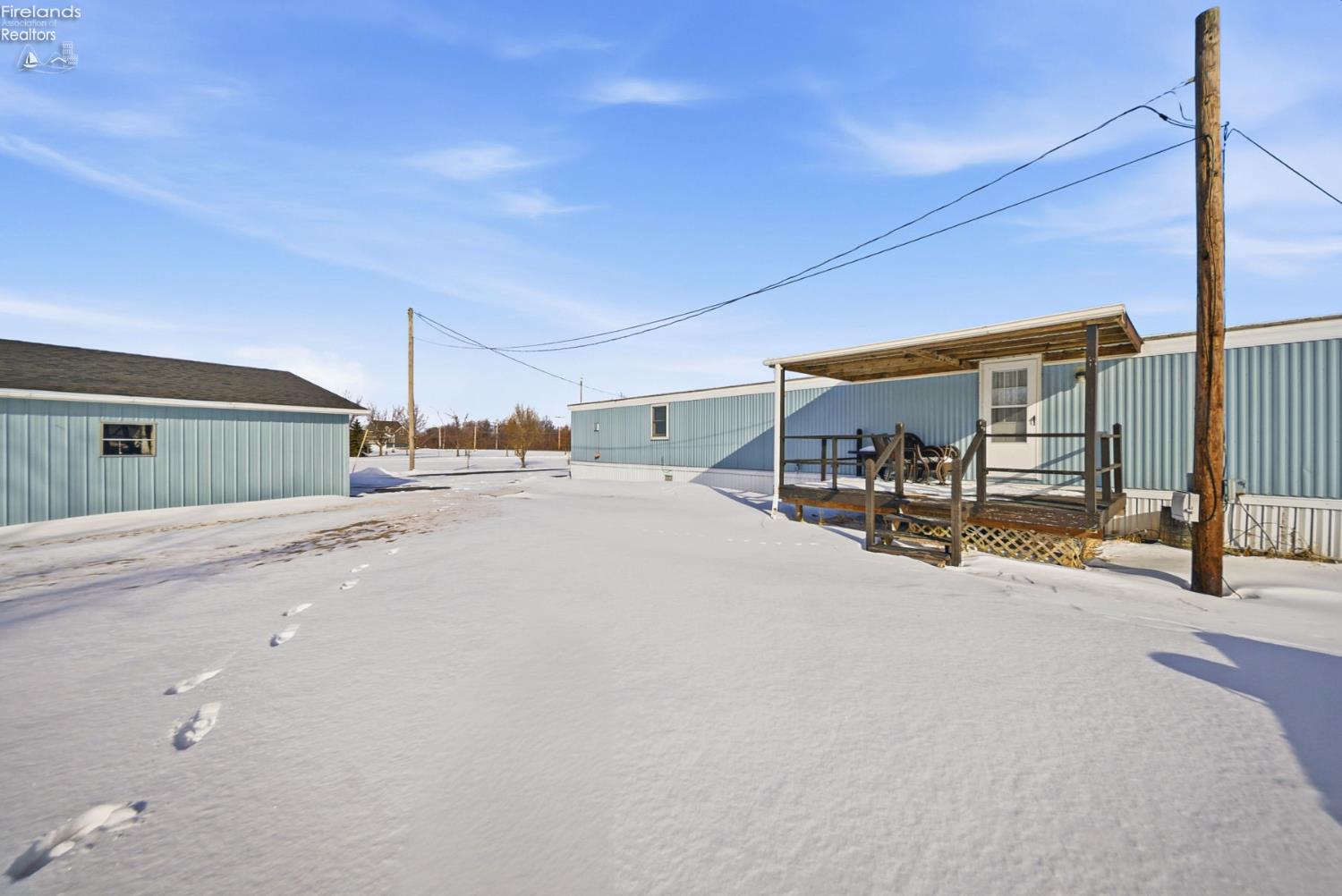 3800 W Lakeshore Drive