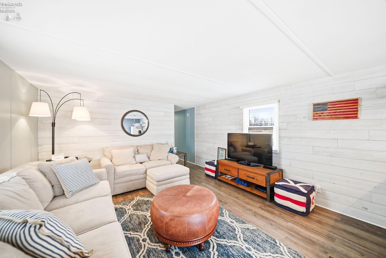 3800 W Lakeshore Drive