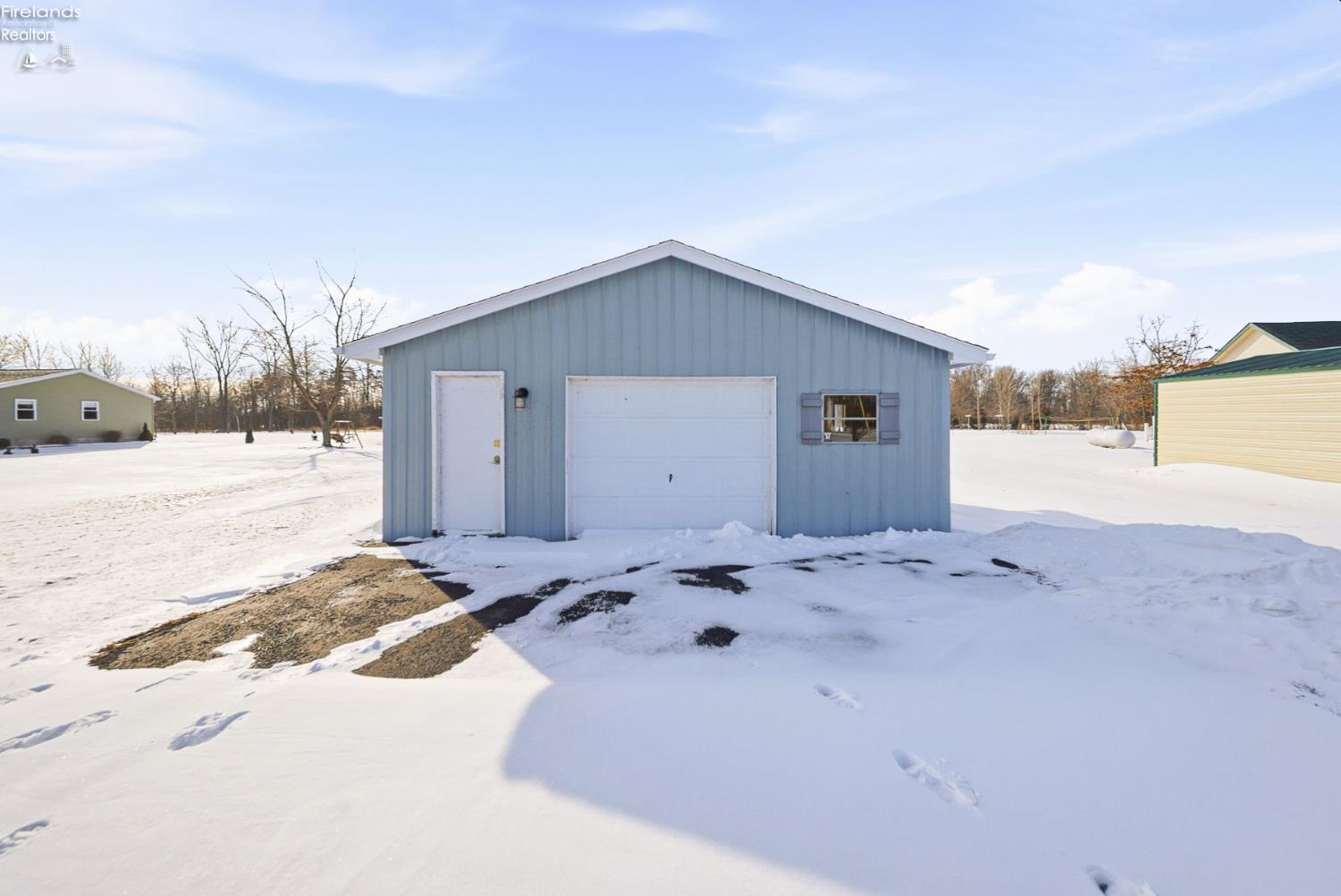 3800 W Lakeshore Drive