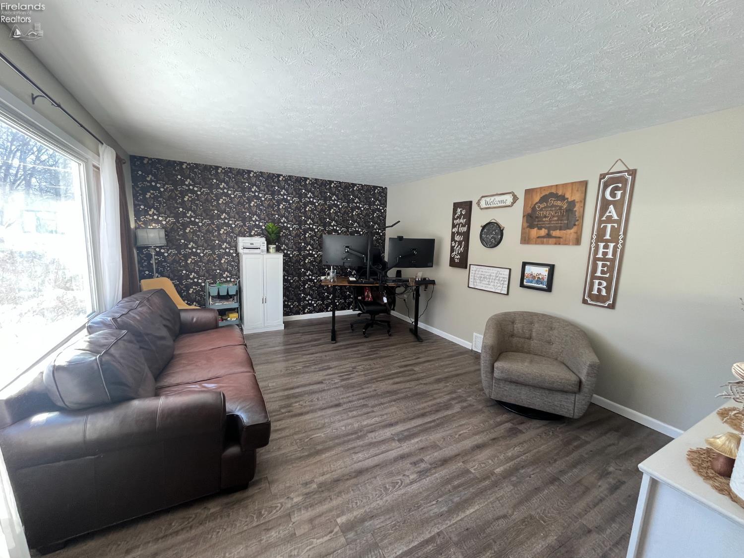 4 Oakfield Avenue