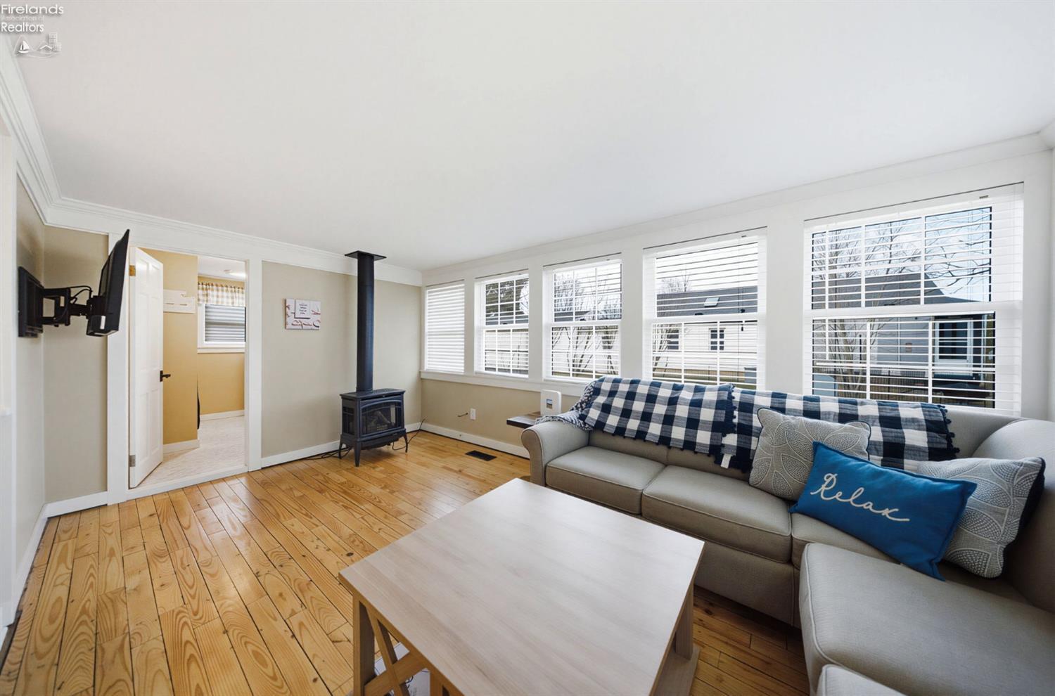 113 W Iroquois Trail