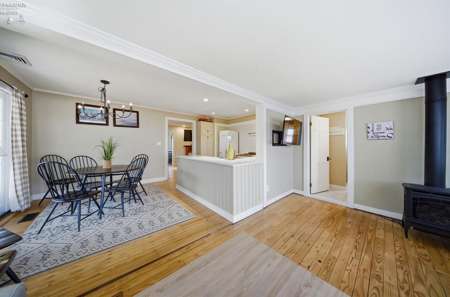 113 W Iroquois Trail