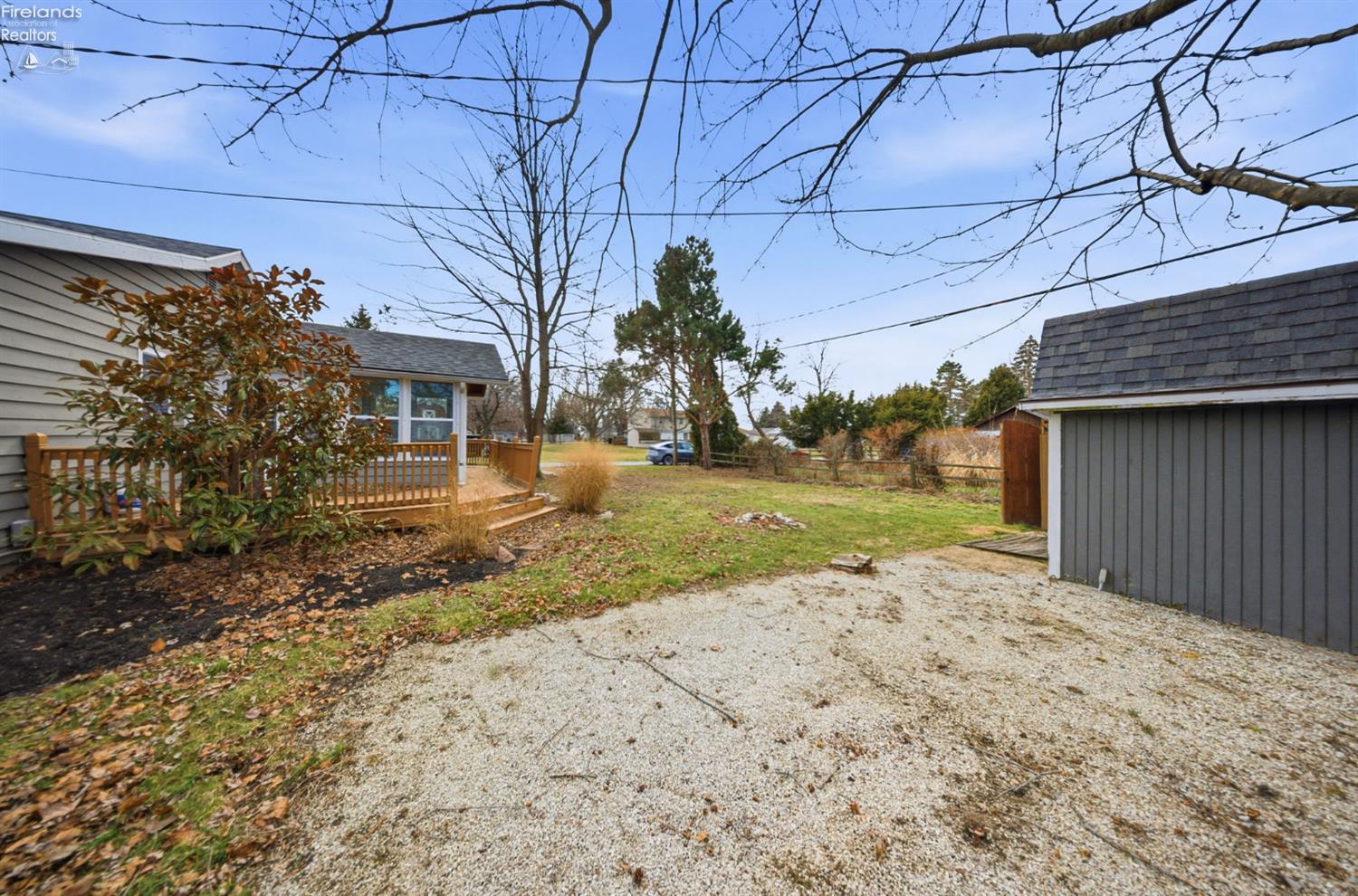 113 W Iroquois Trail