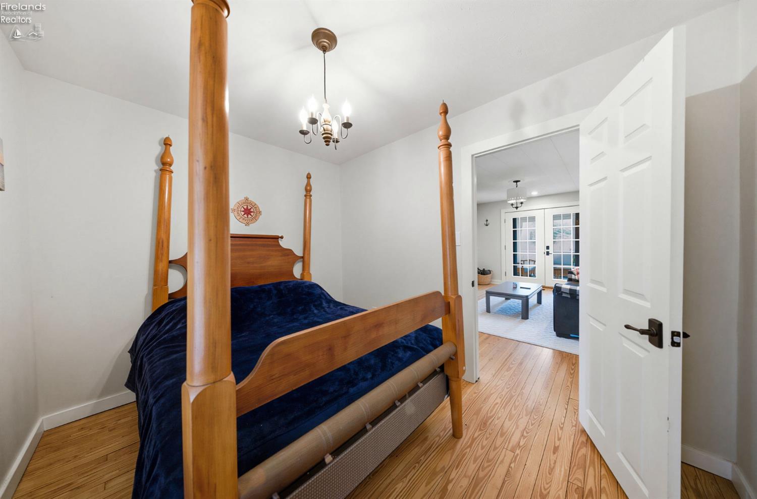 113 W Iroquois Trail