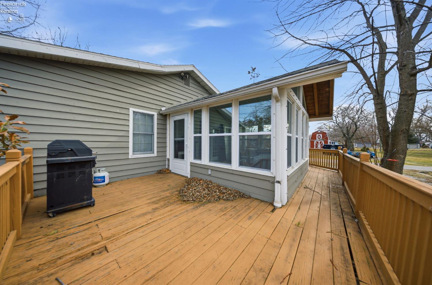 113 W Iroquois Trail