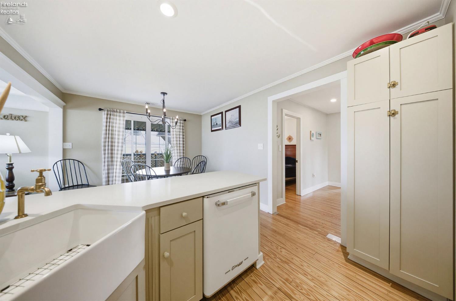 113 W Iroquois Trail