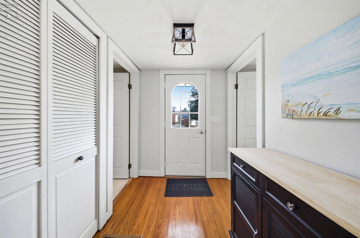 113 W Iroquois Trail