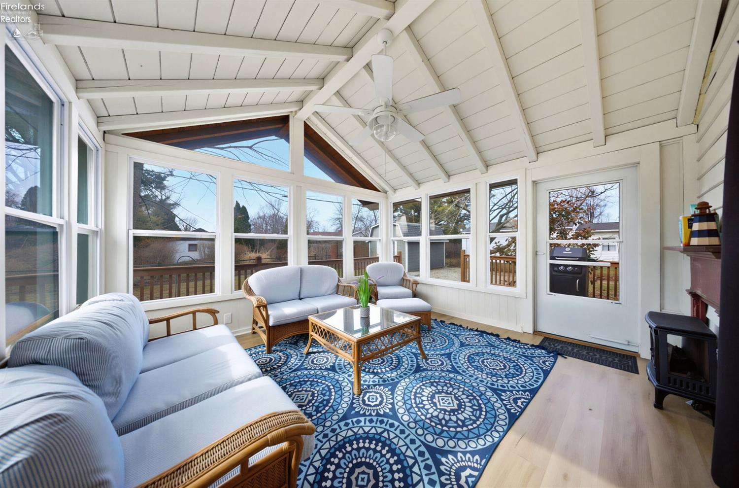 113 W Iroquois Trail