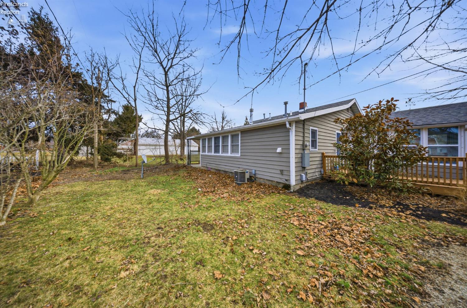 113 W Iroquois Trail