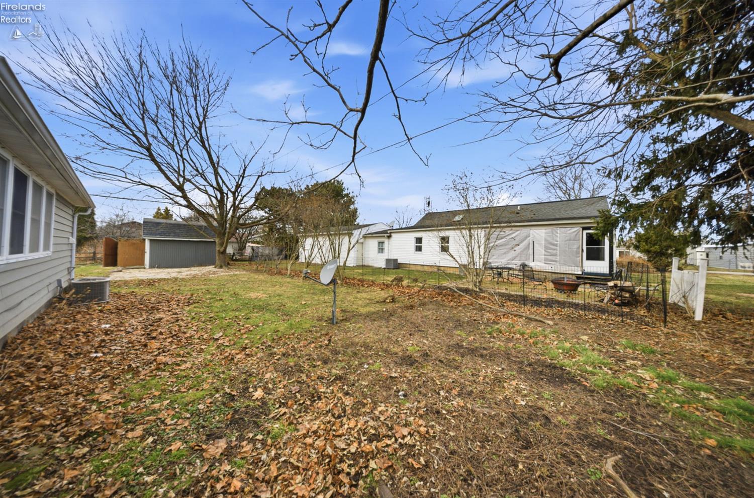 113 W Iroquois Trail