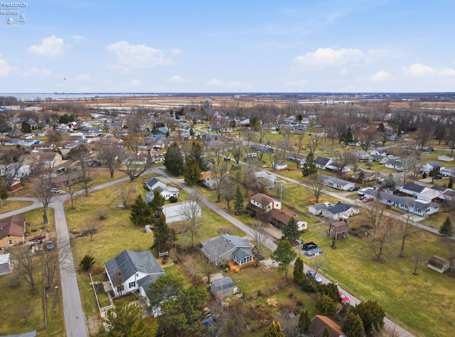 113 W Iroquois Trail
