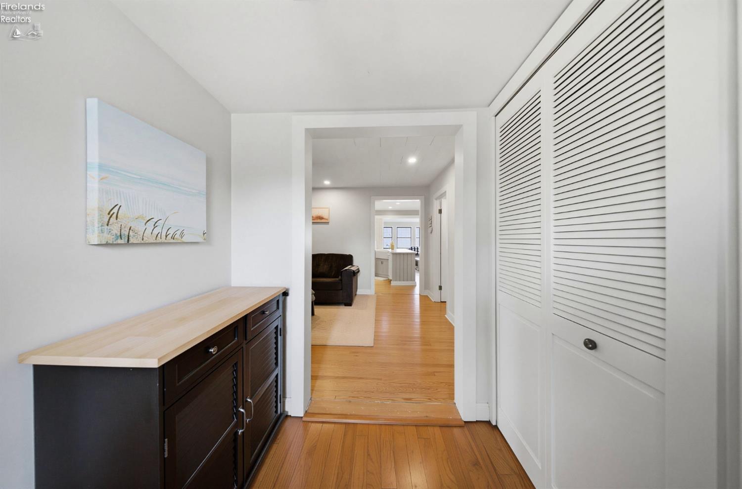 113 W Iroquois Trail