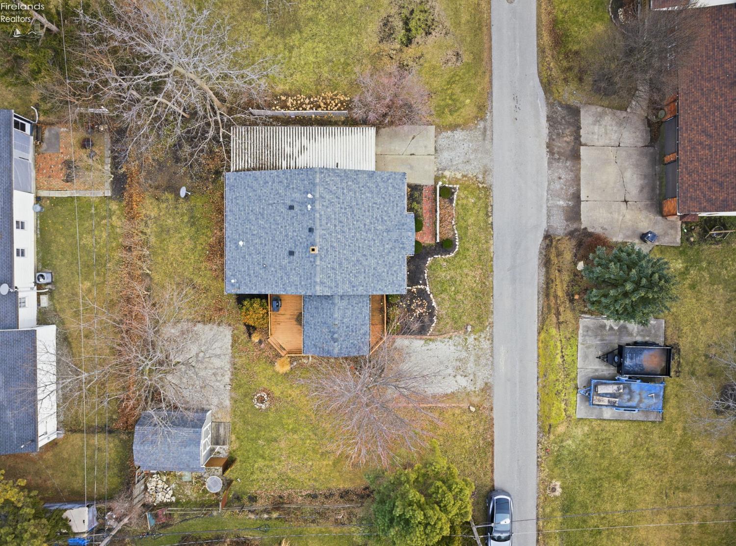 113 W Iroquois Trail