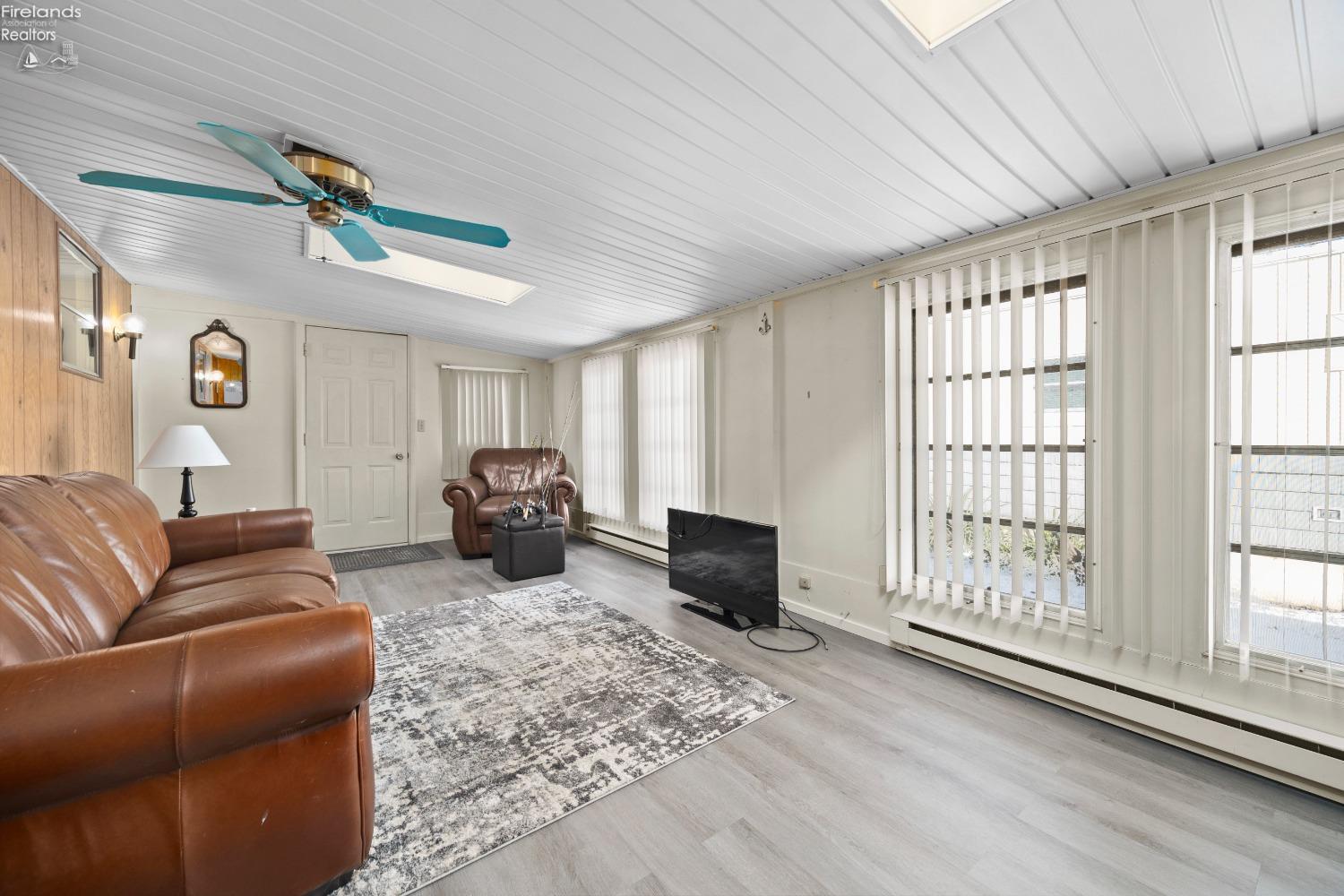 999 N Buck Road 38