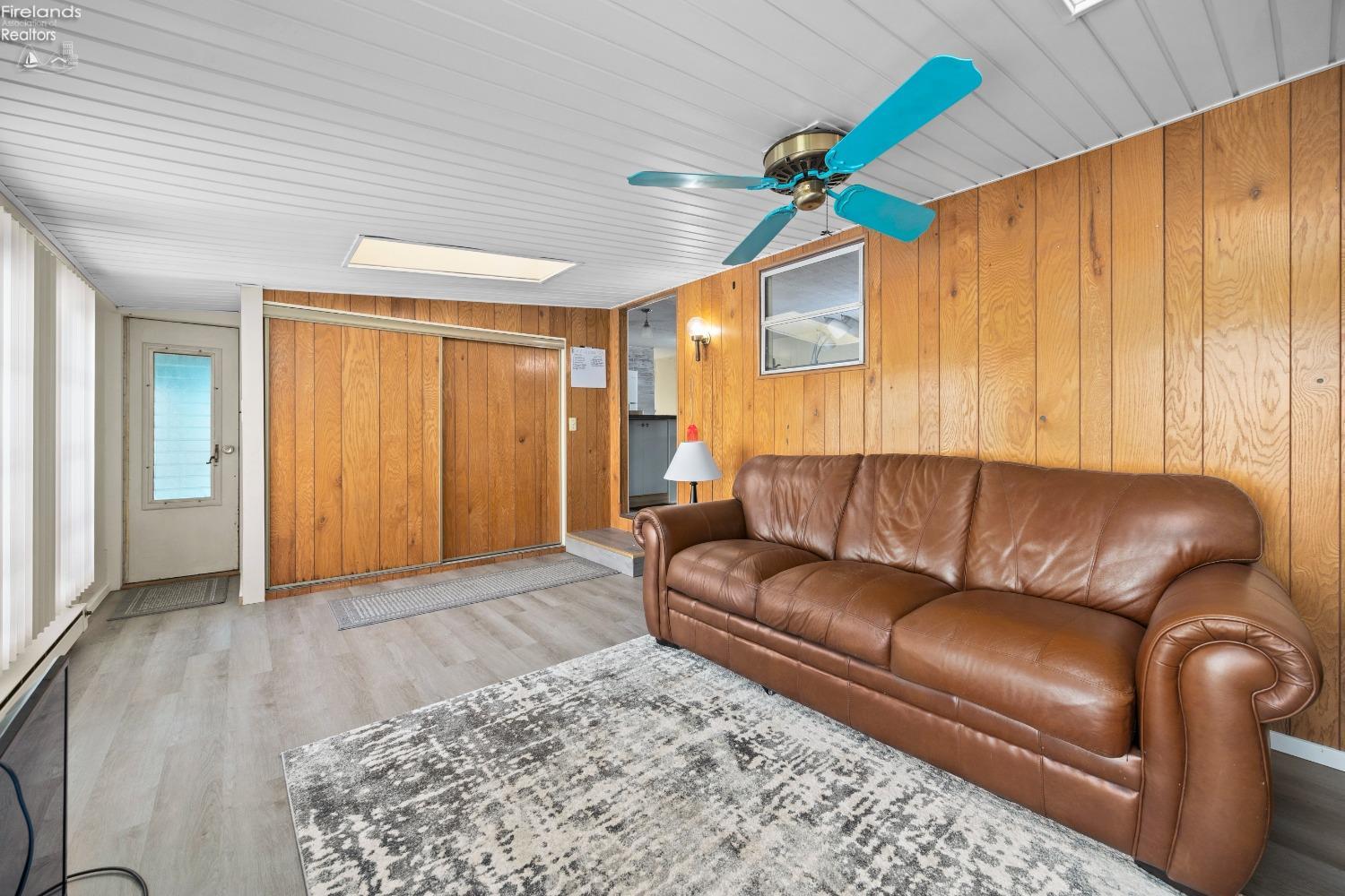 999 N Buck Road 38