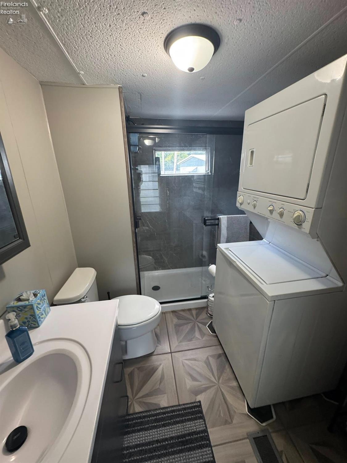 999 N Buck Road 38