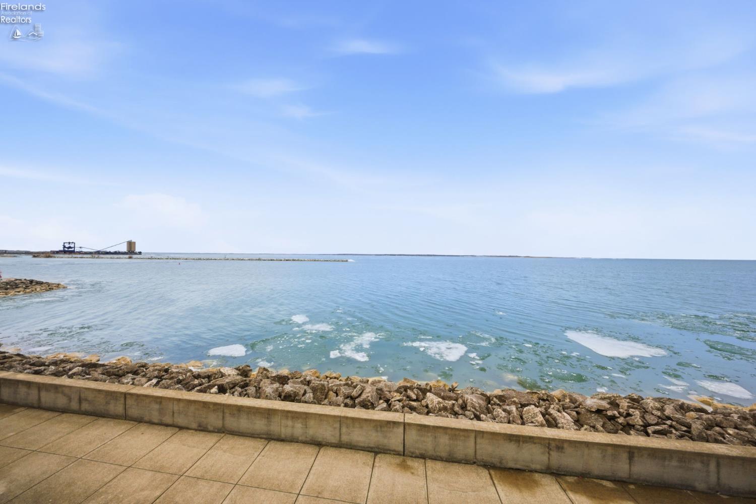 401 W Shoreline Drive 267