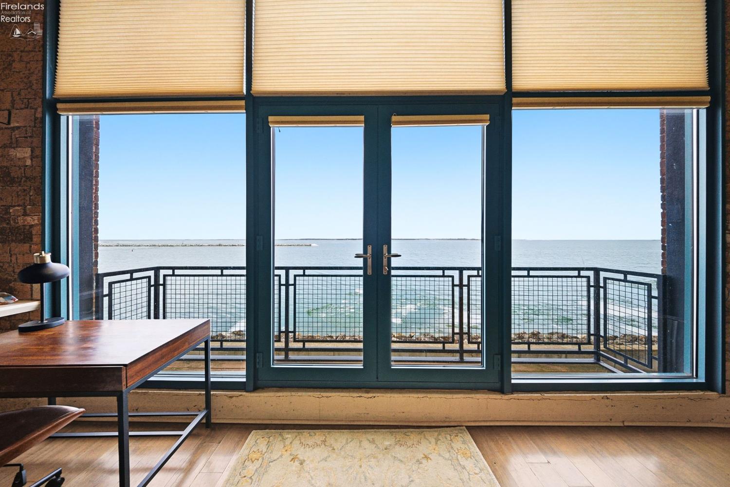 401 W Shoreline Drive 267