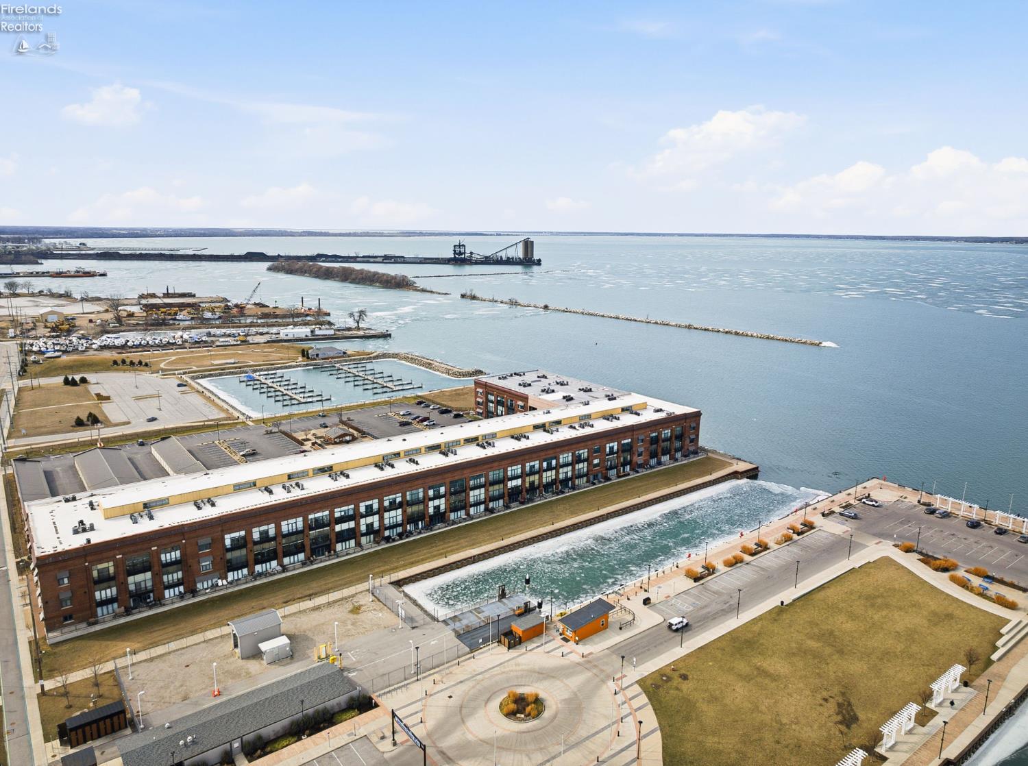 401 W Shoreline Drive 267