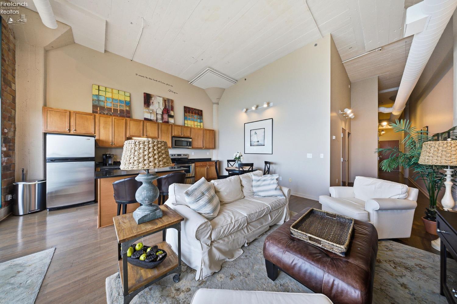 401 W Shoreline Drive 267